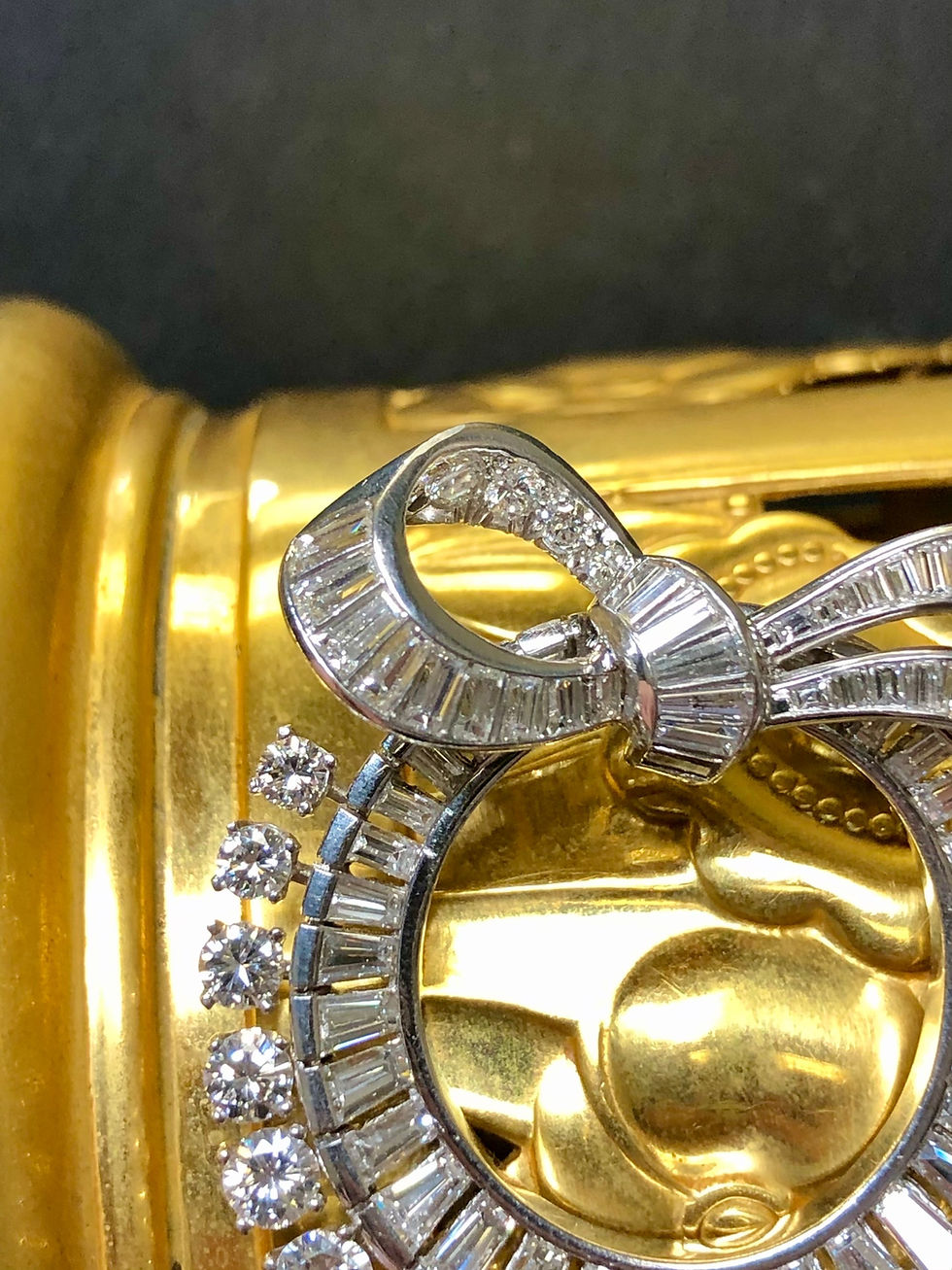 Thumbnail: 1950’s Platinum Diamond Wreath Circle Brooch