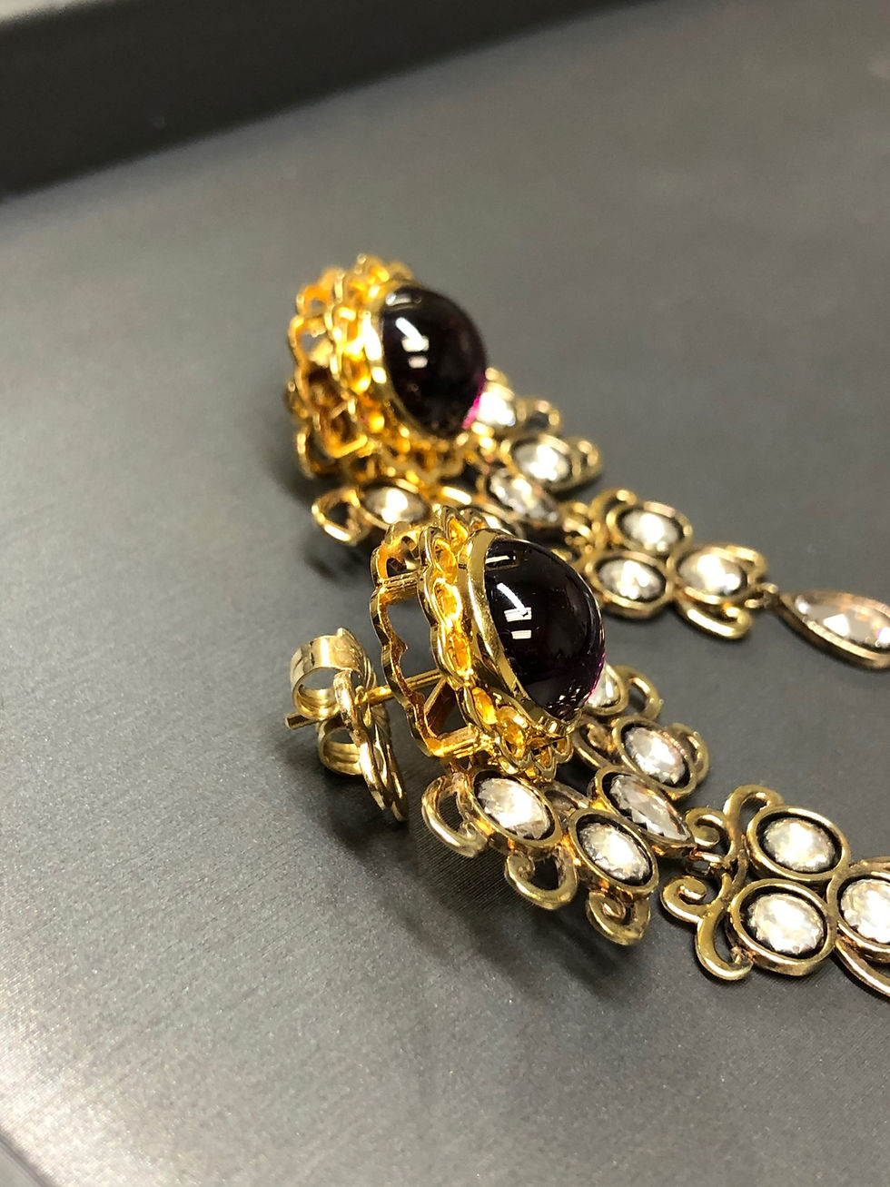 Thumbnail: Vintage 18K Cabochon Garnet Rose Cut Quartz Dangle Drop Earrings 