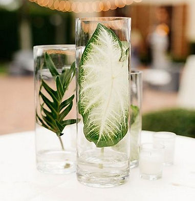 simple-palm-centerpiece