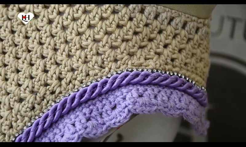 Cuffietta realizzata a mano ad uncinetto con cotone makò