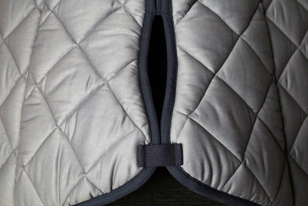 WHINNY anti-chafing saddle pad by LoveHorses designed for horses with prominent withers