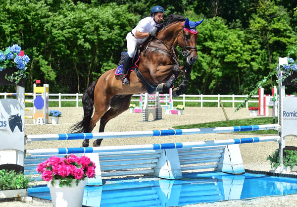 Giovanni Sapuppo
LOVEHORSES Riding The Future