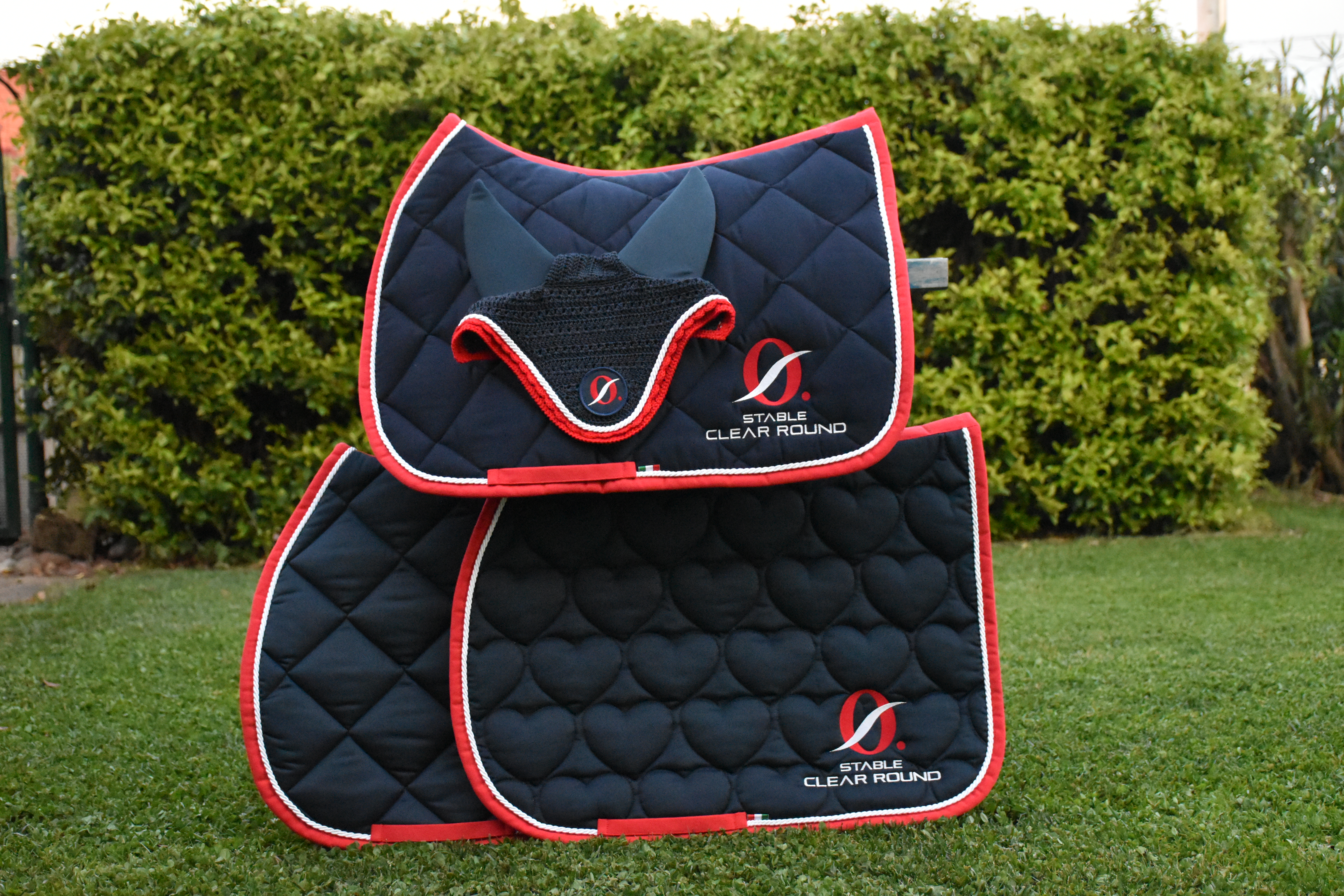 LoveHorses personalized saddle pad in Diamond, Lunette, and Heart quilting – 100% Made in Italy craftsmanship, customizable with trims, embroidery, and logos.
