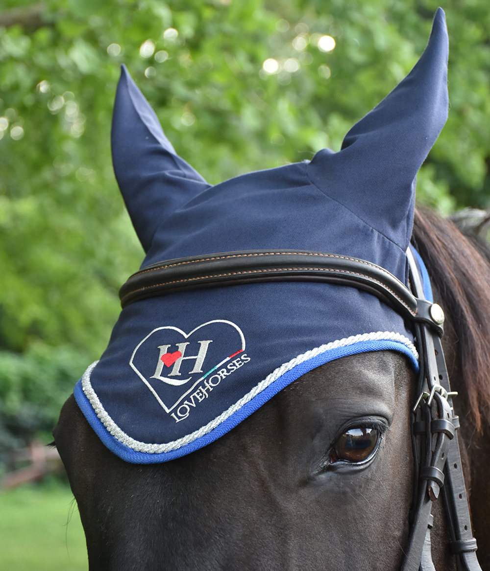 Cuffietta realizzata a mano con il tessuto del sottosella color blu