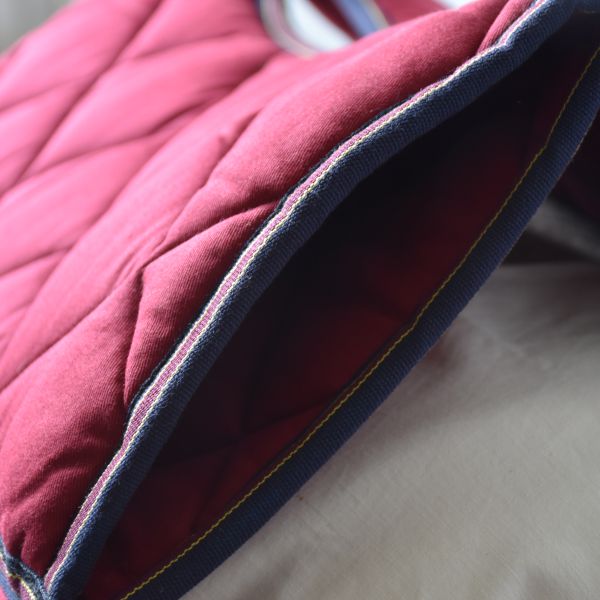 Particolare del sottosella per inserimento feltro LoveHoses antifiaccatura aperto sul garrese