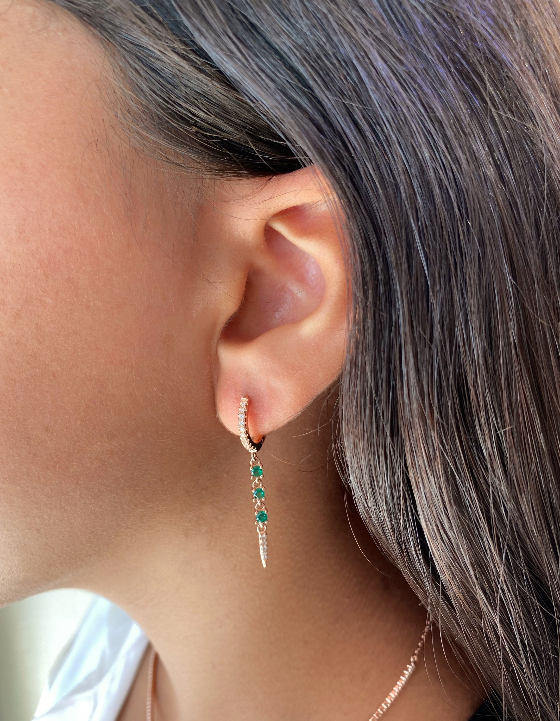 עגיל שפיץ רוז ירוק 