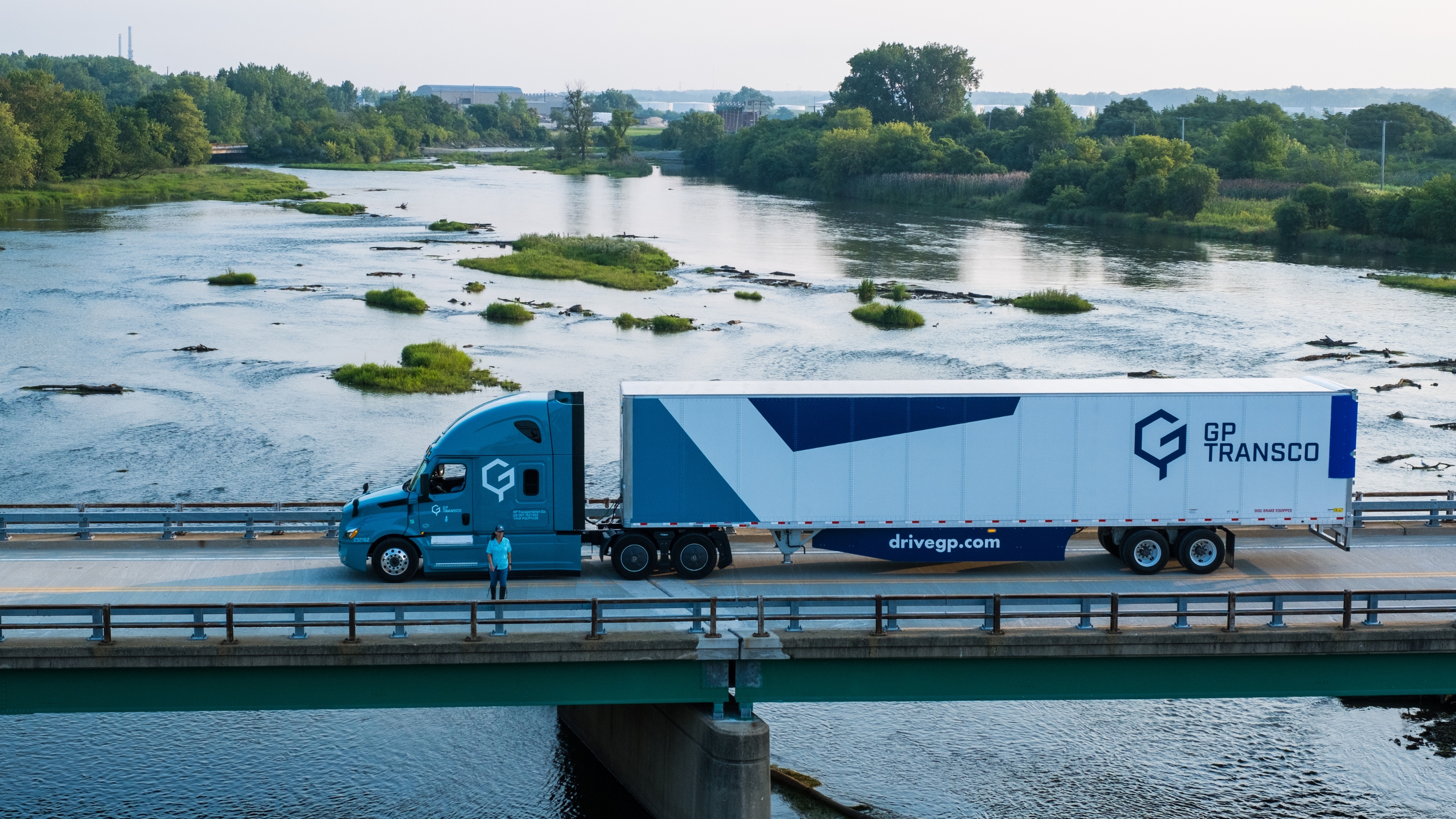 Outstanding Equipment - Tractor & Trailer Eco Features