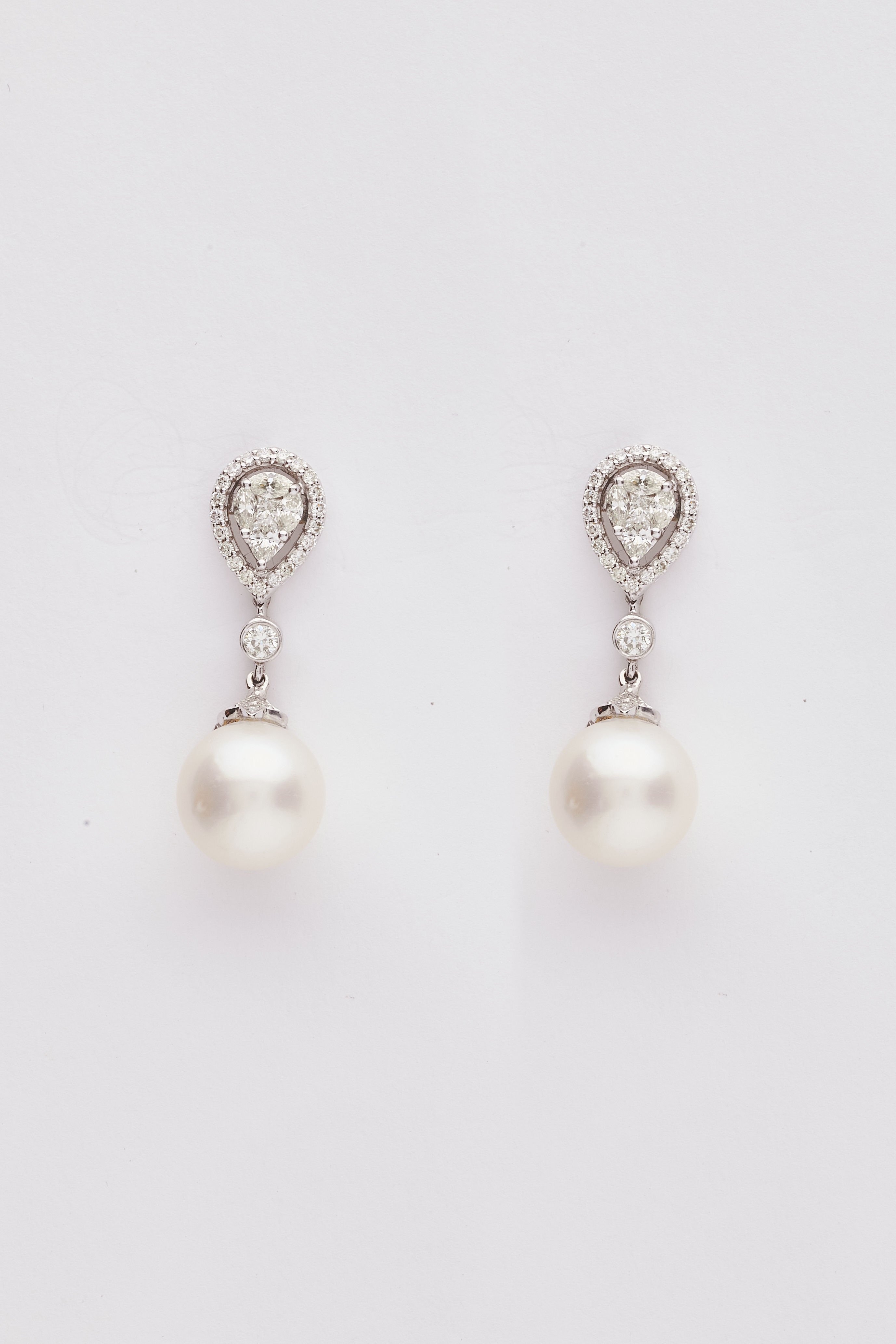 Brinco pérolas com diamantes