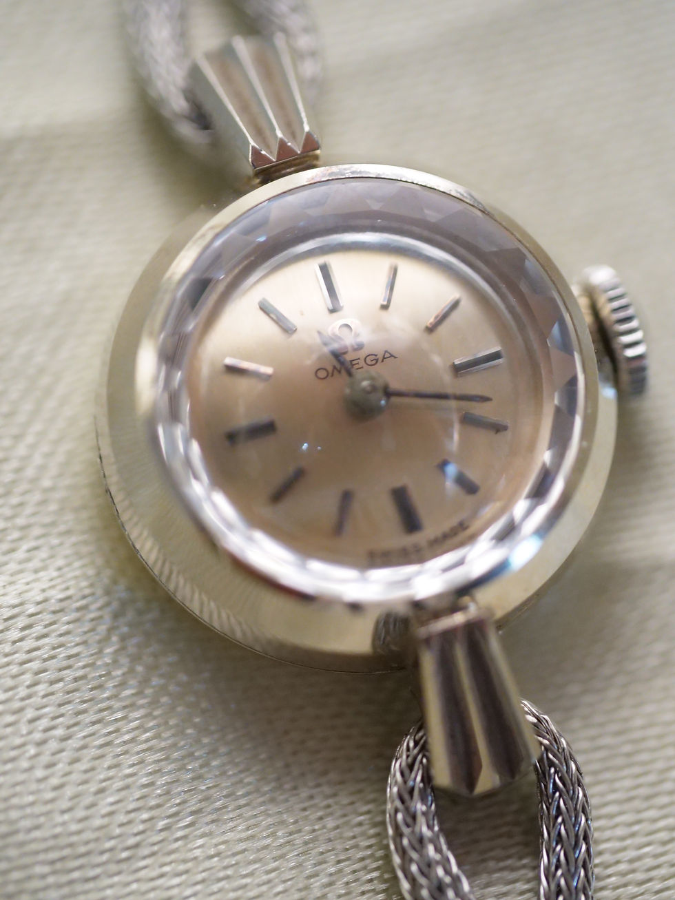 ภาพขนาดย่อ: Omega Vintage Ladies Cocktail Watch