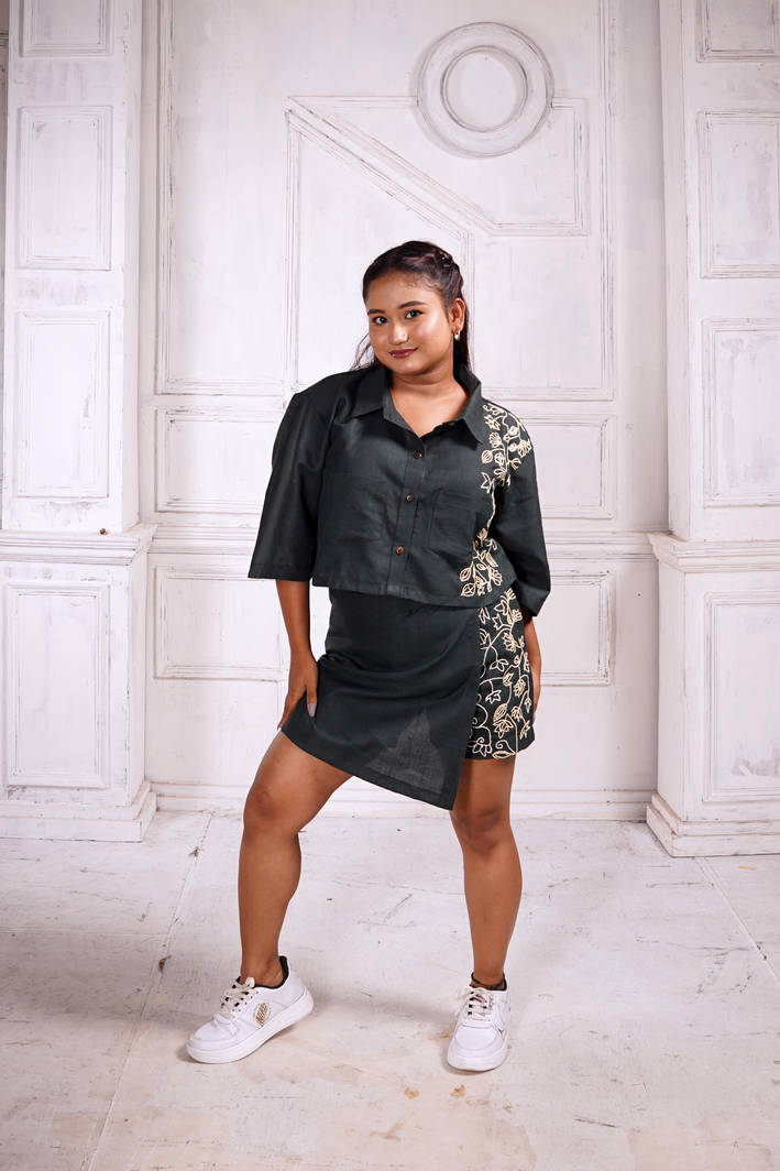 Freesia Women's Shirt and Skort Set - Image 4