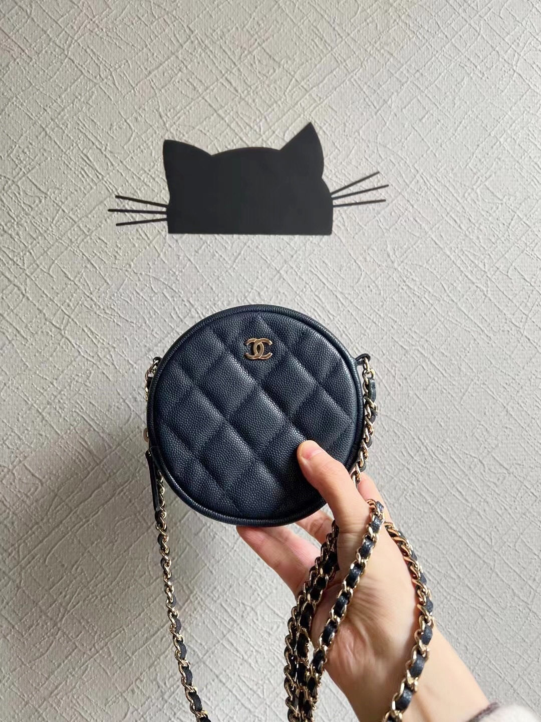 CHANEL CIRCLE BAG