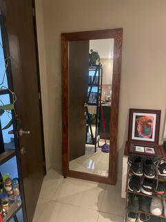 Descubre nuestros espejos de cuerpo completo y muebles artesanales, diseñados para transformar tu hogar. Fabricados a mano con materiales de alta calidad, ofrecemos espejos grandes y personalizados en tamaños, colores y acabados. Encuentra el espejo perfecto para tu sala o dormitorio en EspejosMx.com, disponibles en tienda física y plataformas como Amazon