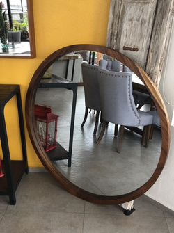 Espejo Miller - Diseño Circular con Marco de Madera Personalizable