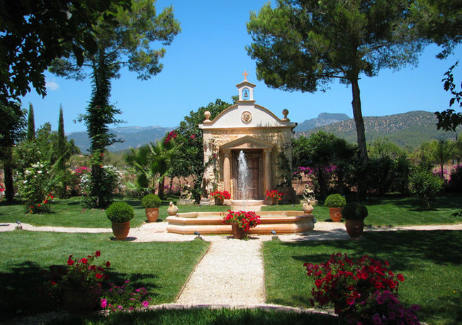 Finca Santa Lucia - Luxury Villa to rent - Large Holiday Rental and Wedding Venue in Binissalem Mallorca Majorca Spain