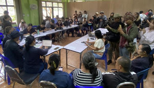 น้ำสาละวินยิ่งใส-สารหนูยิ่งเข้ม ผอ.สคพ.ห่วงคนรุ่นต่อไปเผชิญสารปนเปื้อนหนัก เผยไทย-พม่าเตรียมถกทวิภาคีแก้ปัญหา-นักสิ่งแวดล้อมคะฉิ่นชี้หายนะจากเหมืองแรร์เอิร์ธ-ชาวบ้านวอนหน่วยงานรัฐเร่งชี้แจง