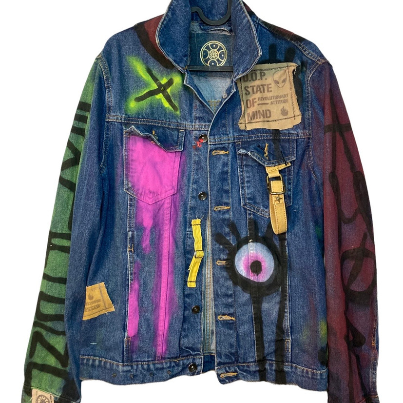 WEIRD CHAQUETA CUSTOMIZADA.jpeg