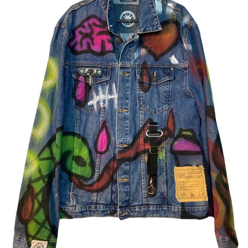 CORAZON O CEREBRO CHAQUETA CUSTOMIZADA.jpeg