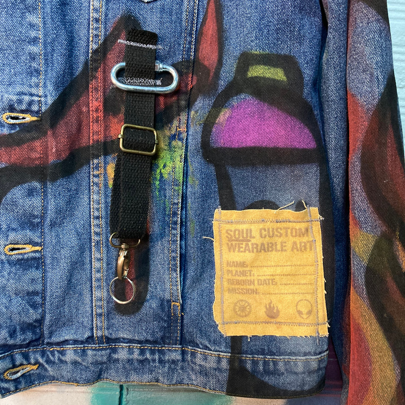 CHAQUETA CUSTOMIZADA.jpeg