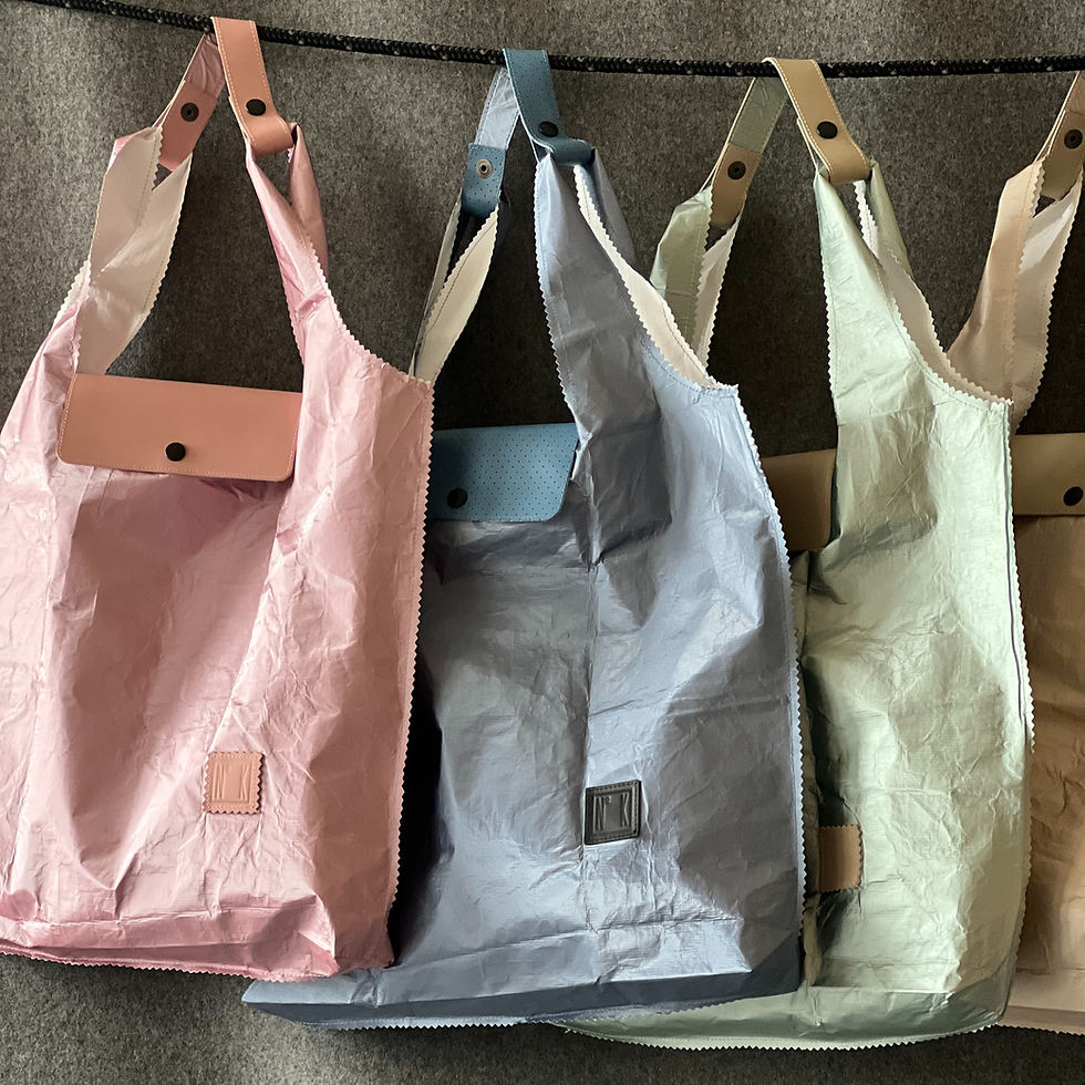 Thumbnail: N°8 TOTE-BAG EN TYVEK®- À RABAT