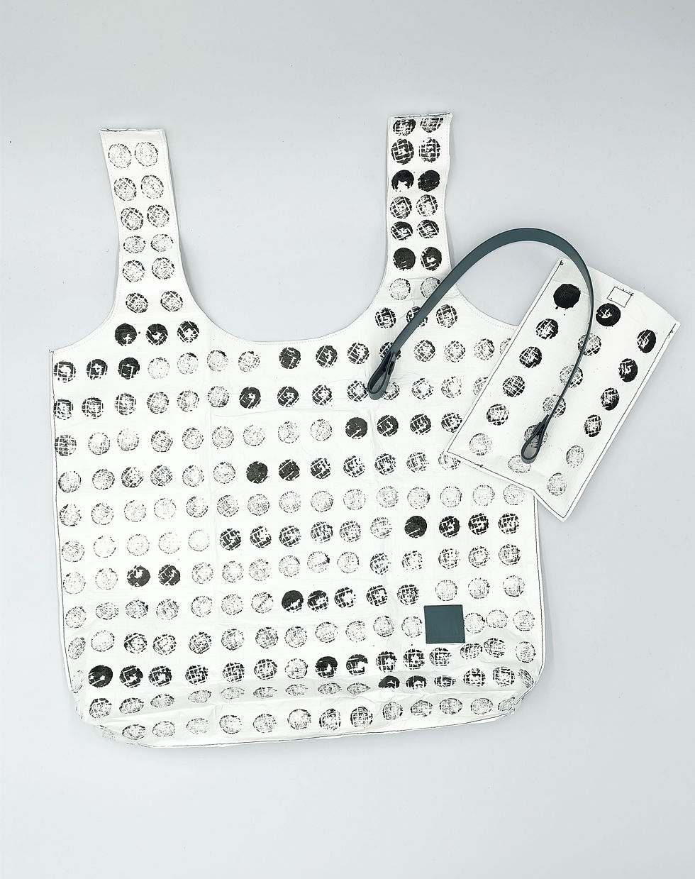 Miniature : Tote bag en Tyvek avec anse de cuir- Numero K