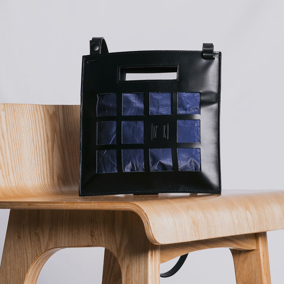 Miniature : N°2 - pochette marine satiné