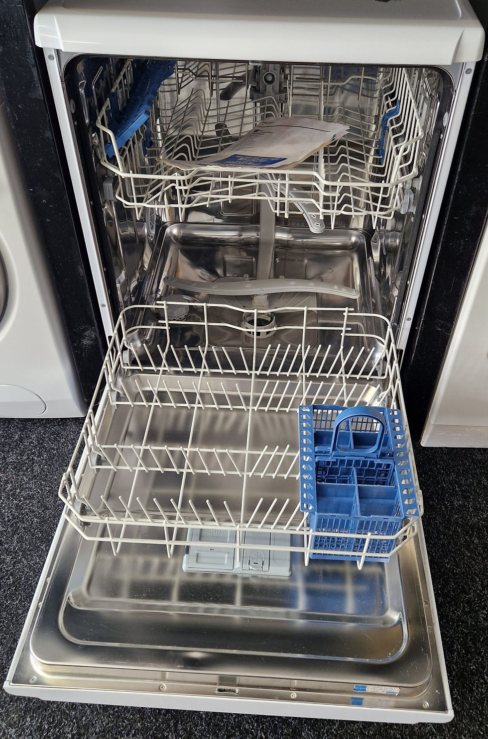 Thumbnail: INDESIT FULL SIZE DISHWASHER