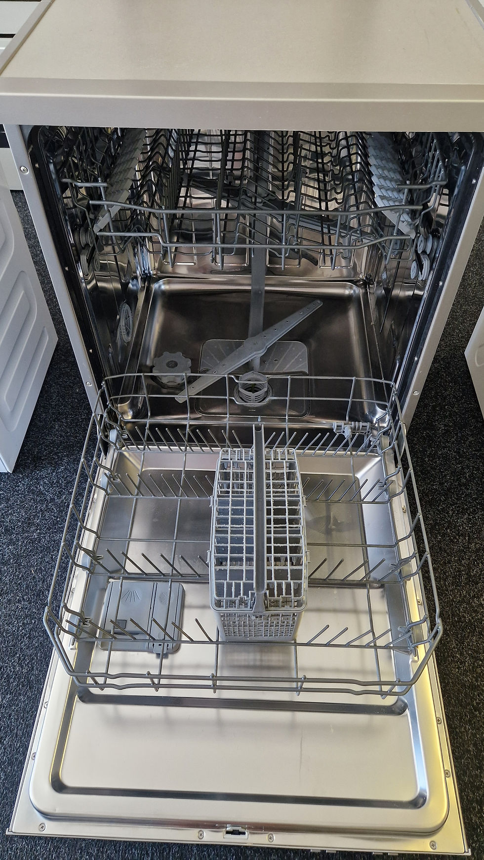 Thumbnail: KENWOOD INOX SILVER FULL SIZE DISHWASHER