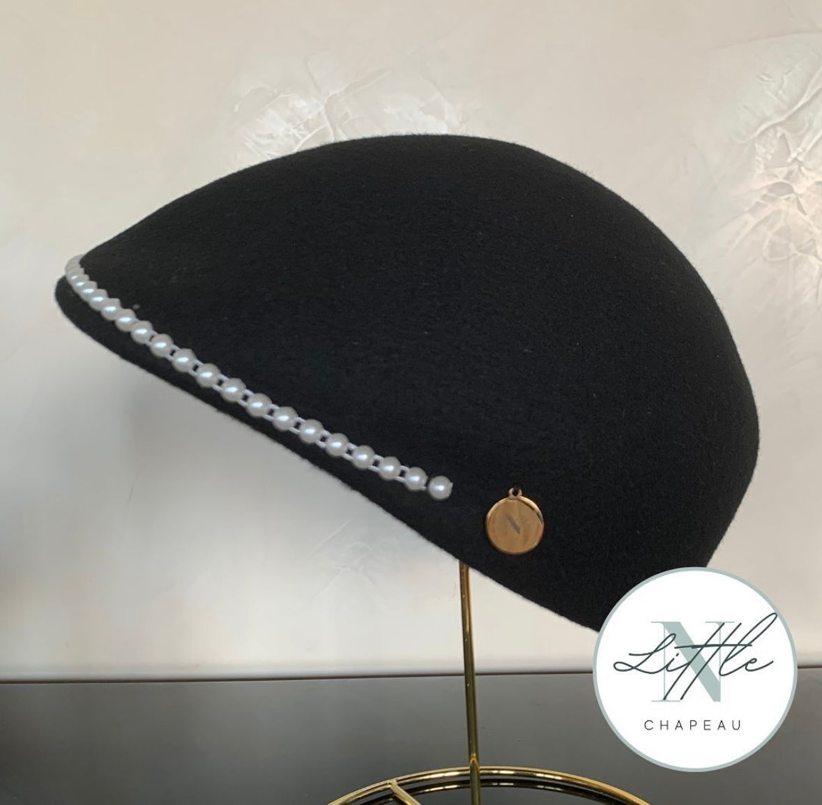 Gavroche noire en laine personnalisée