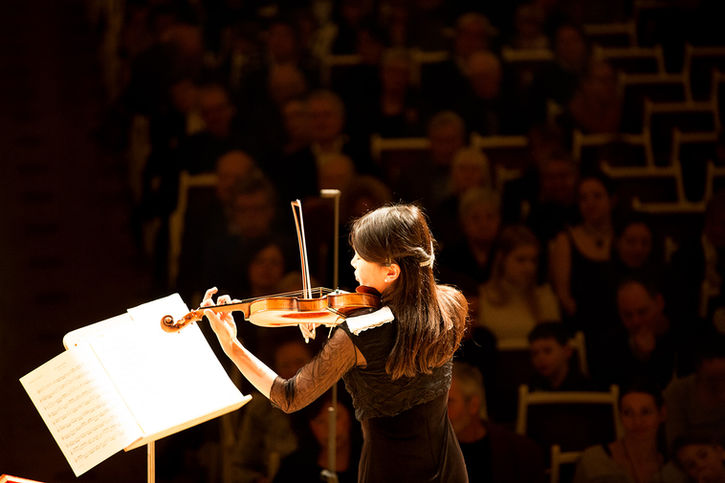 Konzerthaus Berlin, Orchester, Klassik,  Musiksaal, Philharmonie, Dirigent, Musik, Eventfotografie, Geige, Geigerin, Publikum