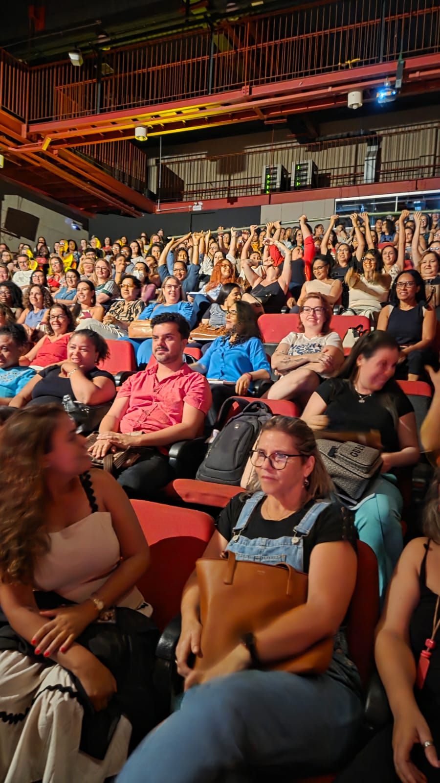 Equipes gestoras interagem com a apresentação de D. Maria (Ivete Damasceno)