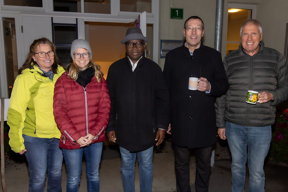 (v. l.) Vorsitzende des Pfarrgemeinderats Christine Fekonja, Gemeinderätin Sandra Eisenberger, Vikar  Andrè-Jacques Kiadi Nkambu, Pfarrer Johannes Erlbruch (Peggau) und Vizebürgermeister Günther Bauer