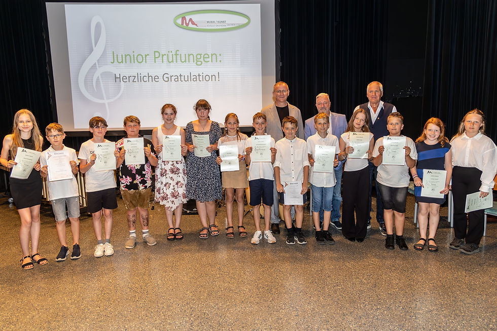 Gratulation zu den bestandenen "Junior Prüfungen"