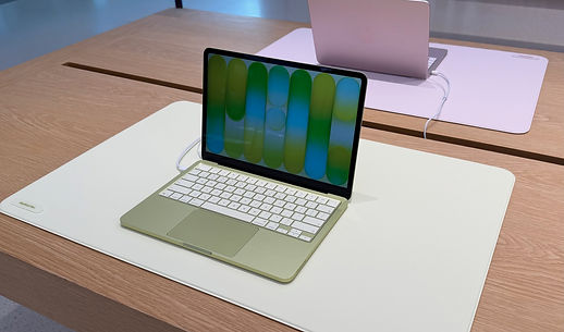 MacBook_Neo_on_display.jpg