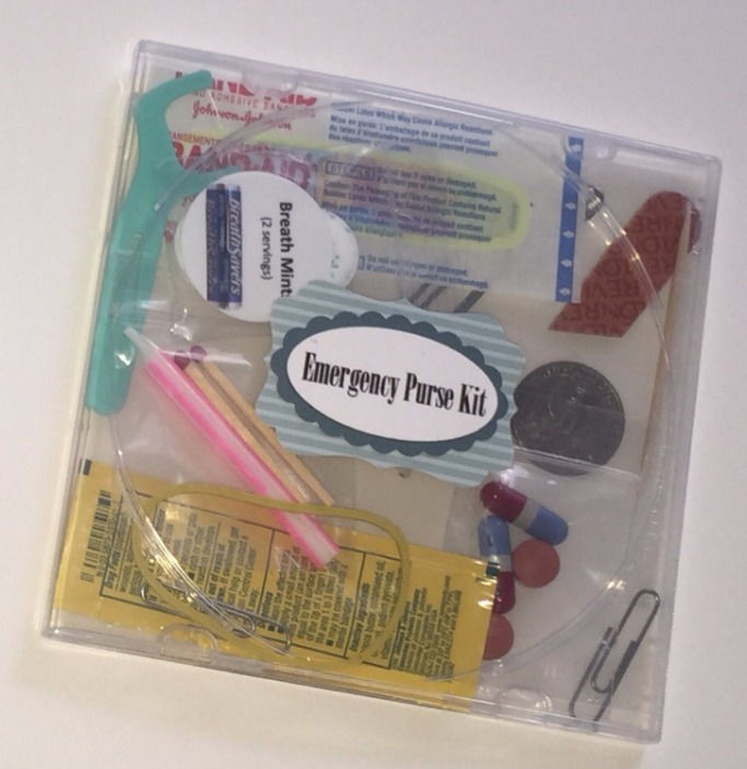 Emergency Purse Kit in a CD case / How to Make an Emergency Purse Kit / www.HoneycombOasis.com