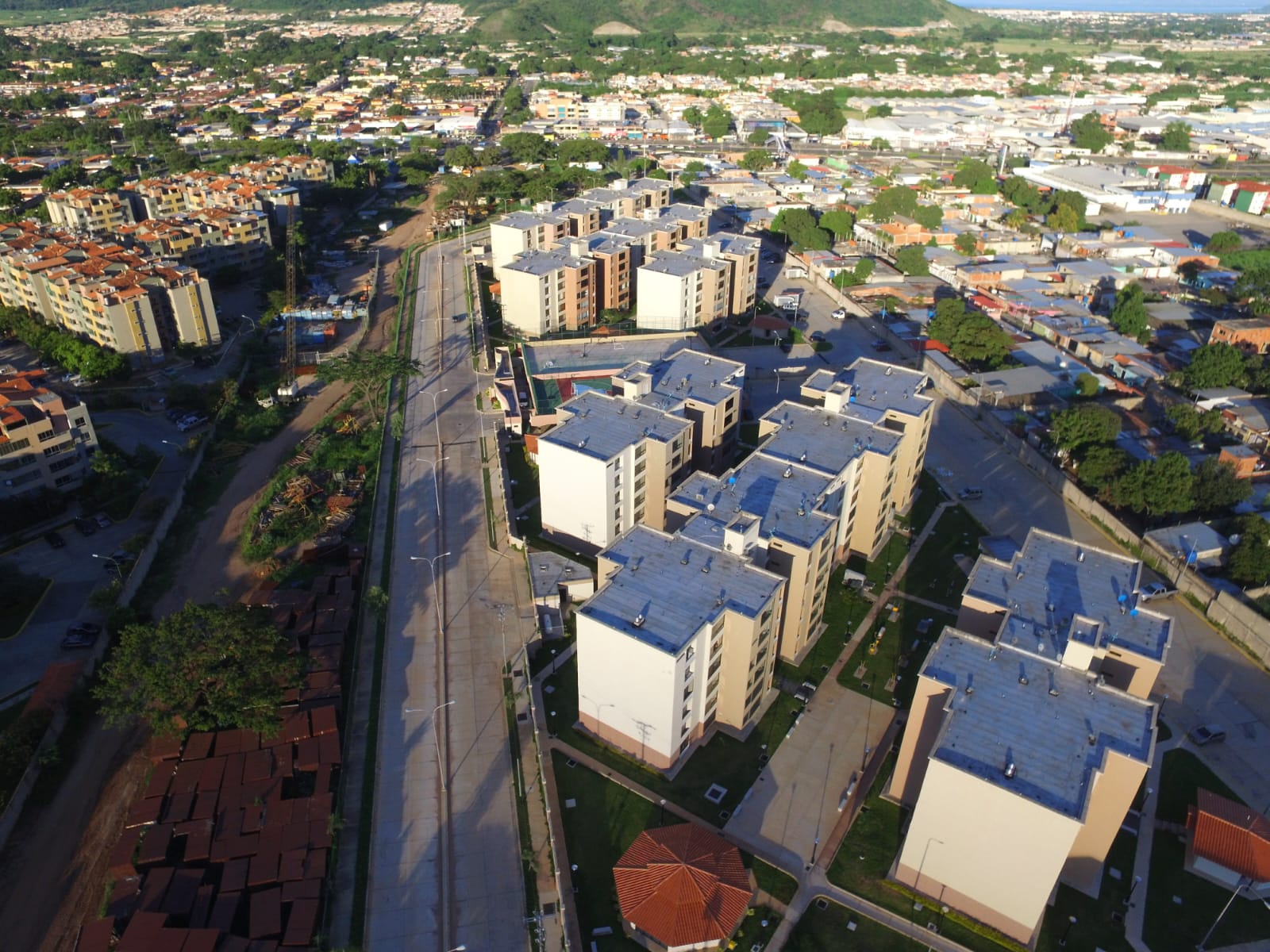 RESIDENCIAL VALLES DEL TOPAZIO 1.jpg