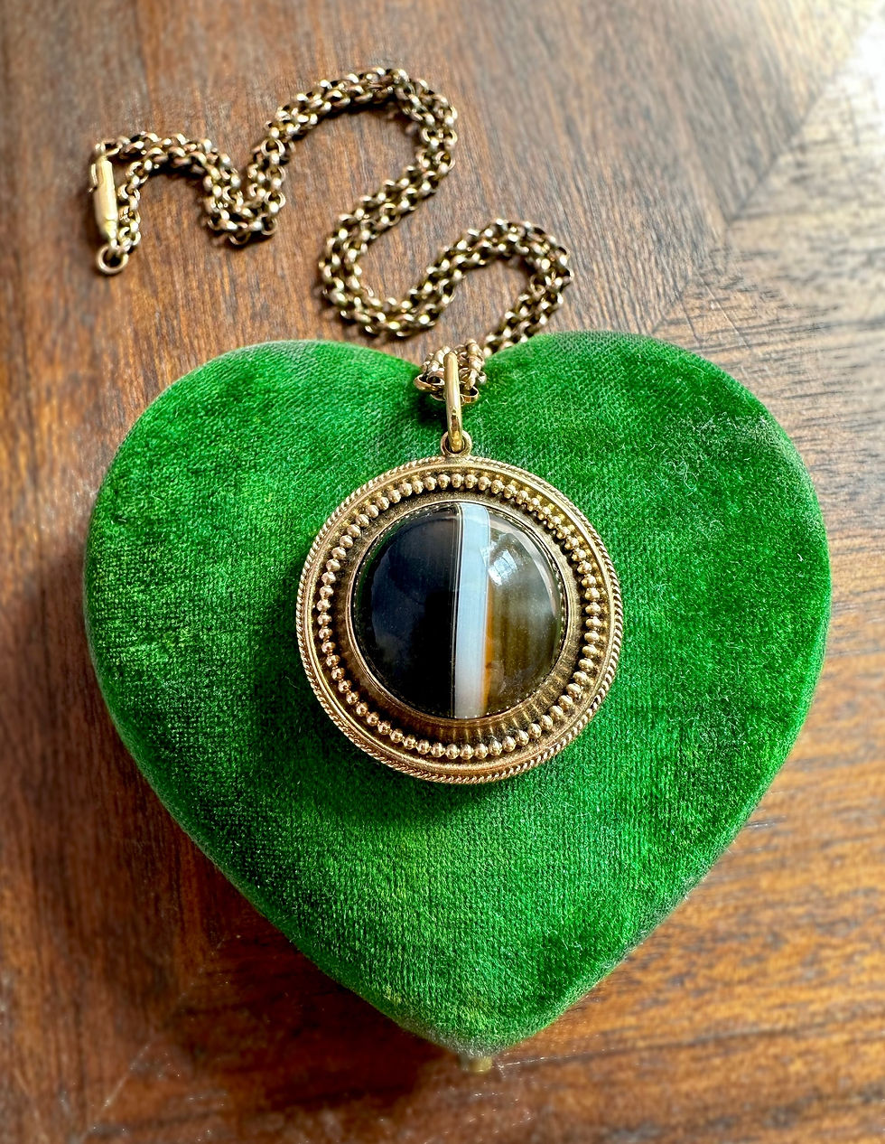 Thumbnail: Victorian Etruscan Revival 15ct Gold Banded Agate Locket