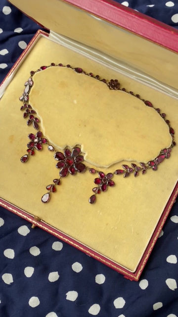 Thumbnail: Regency Gold Flat Cut Garnet Necklace in Fitted Box