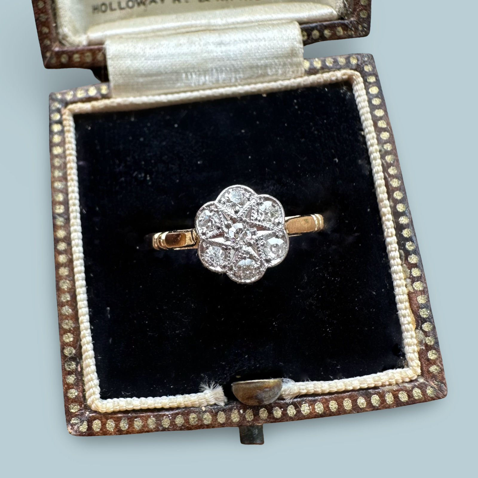Art Deco 18ct Gold Diamond Daisy Ring