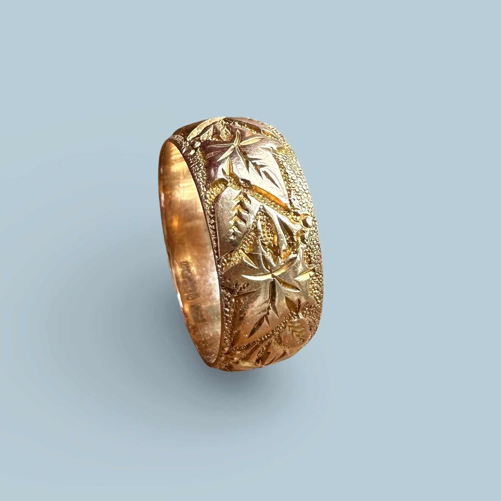 Victorian 9ct Gold Ivy Band