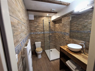 bathroom 1.jpeg