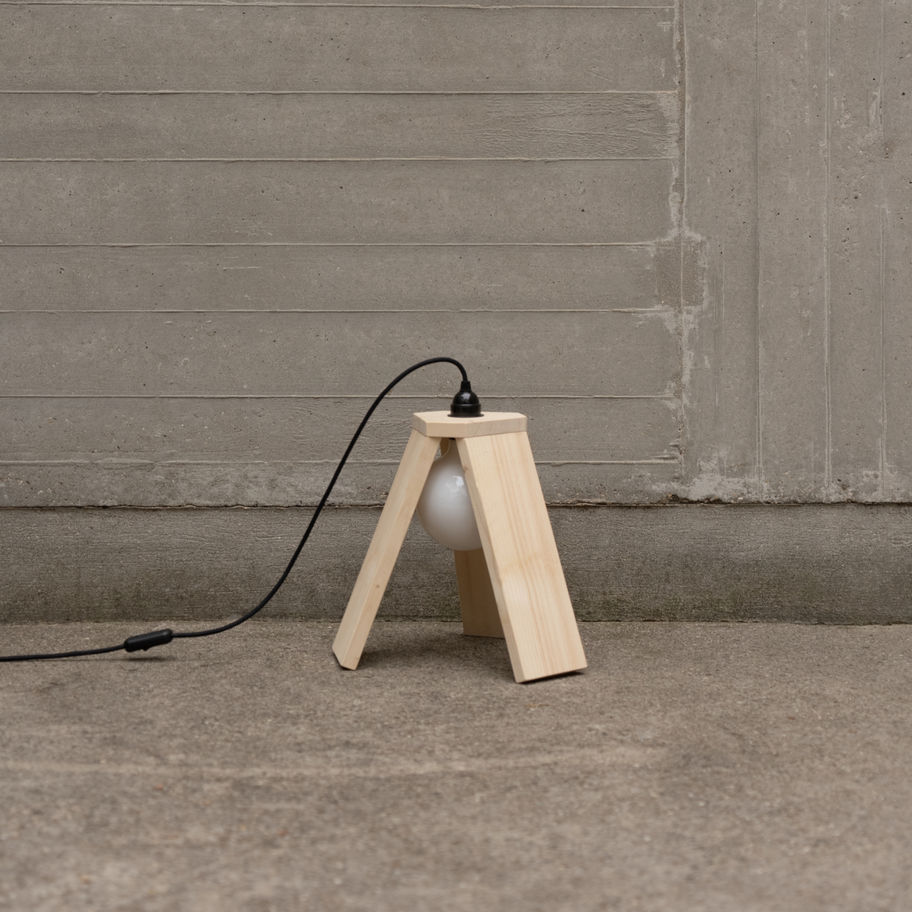 lampe design tripodal contemporaine OBJ Studio