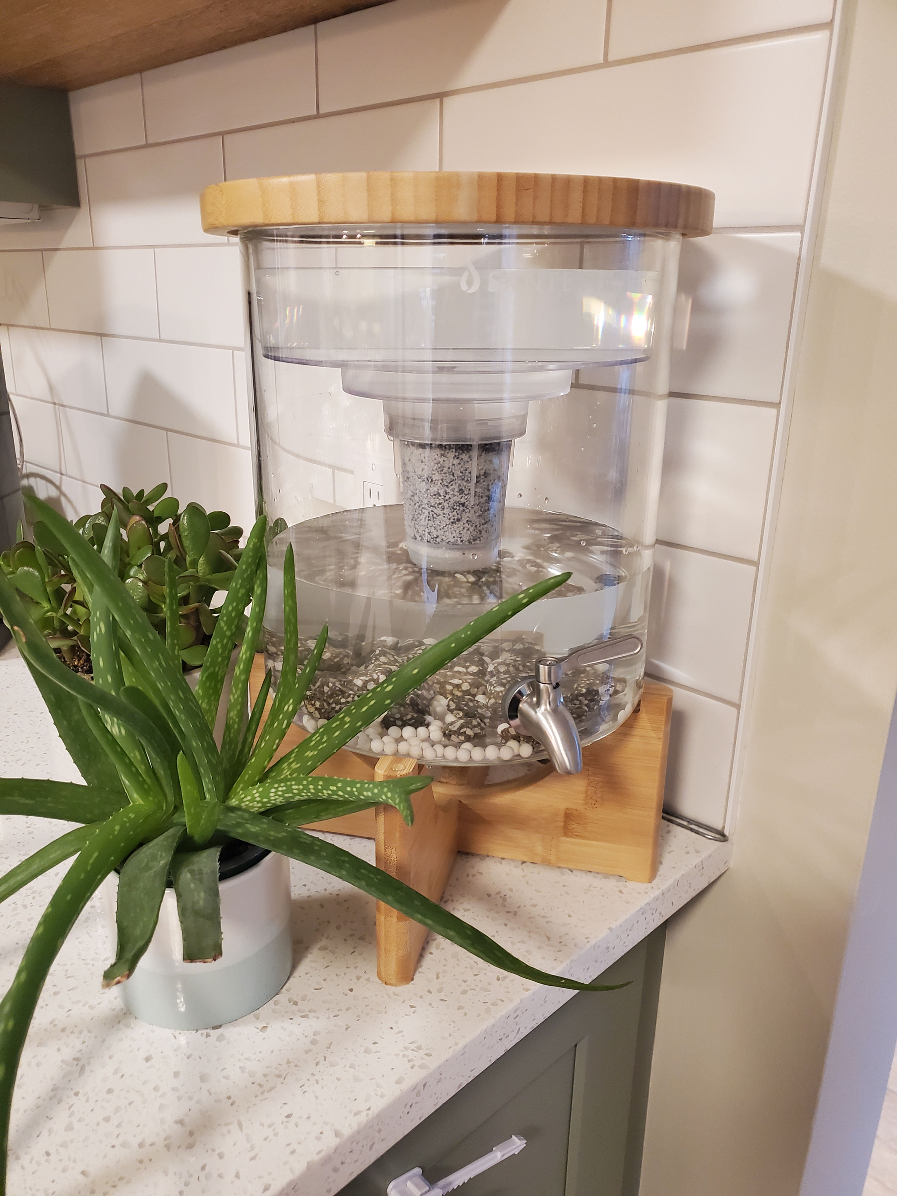 Santevia Glass Gravity Filtration System Mineralized & Alkaline Water