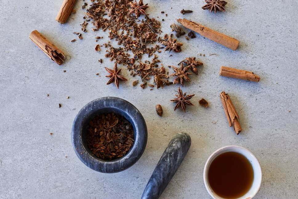 Miniature : Savon au thé indien, charbon et chocolat - Bio et végan - 100 g - UpCircle