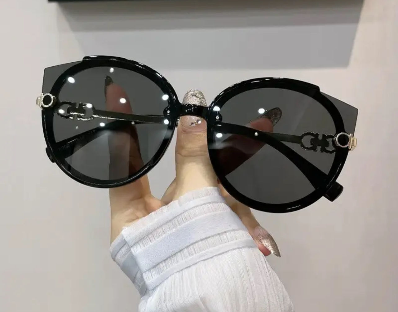 Women’s Round CAT EYES 