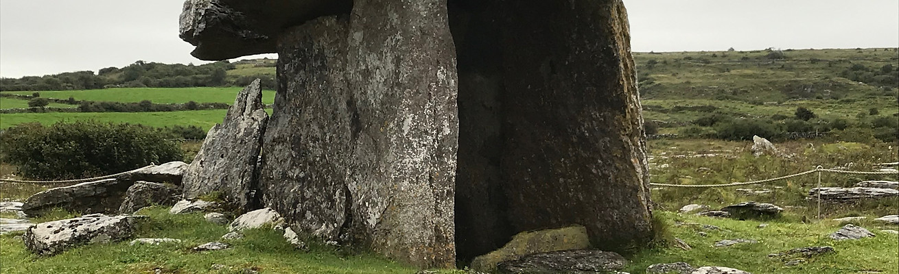 Poulnabrone Dolmen, Ireland.jpg