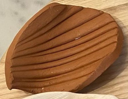 Thumbnail: "Essential Leaves" - terracotta leaf and essential oil box