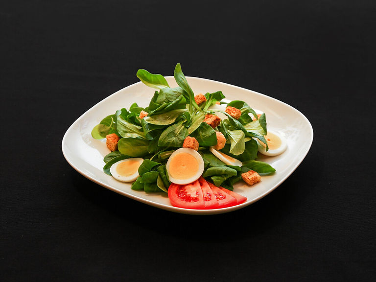 9917863_clublokal sternenfeld birsfelden_Food_nusslisalat_mit_ei_4x3.jpg