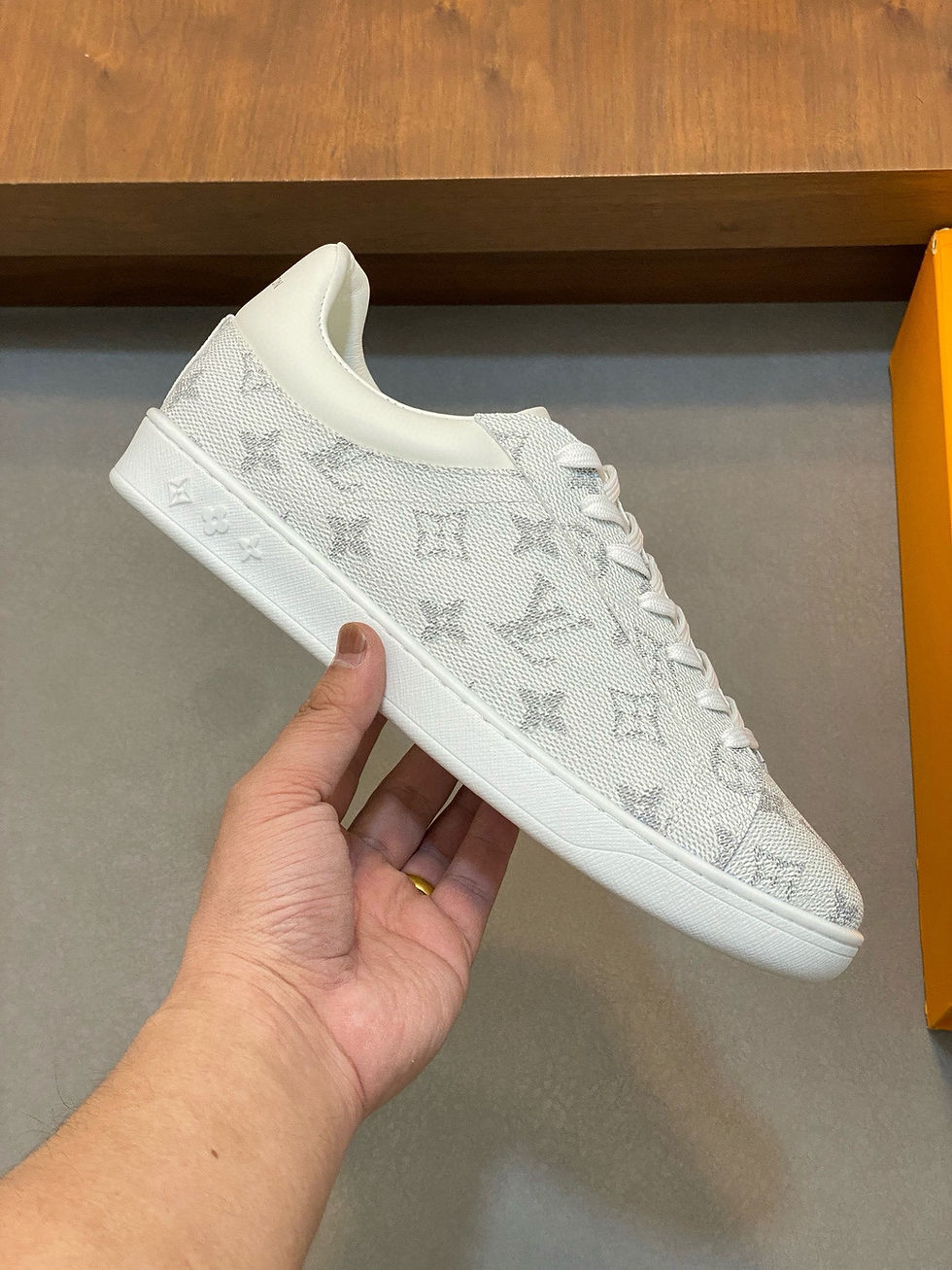 Thumbnail: LV SNEAKERS