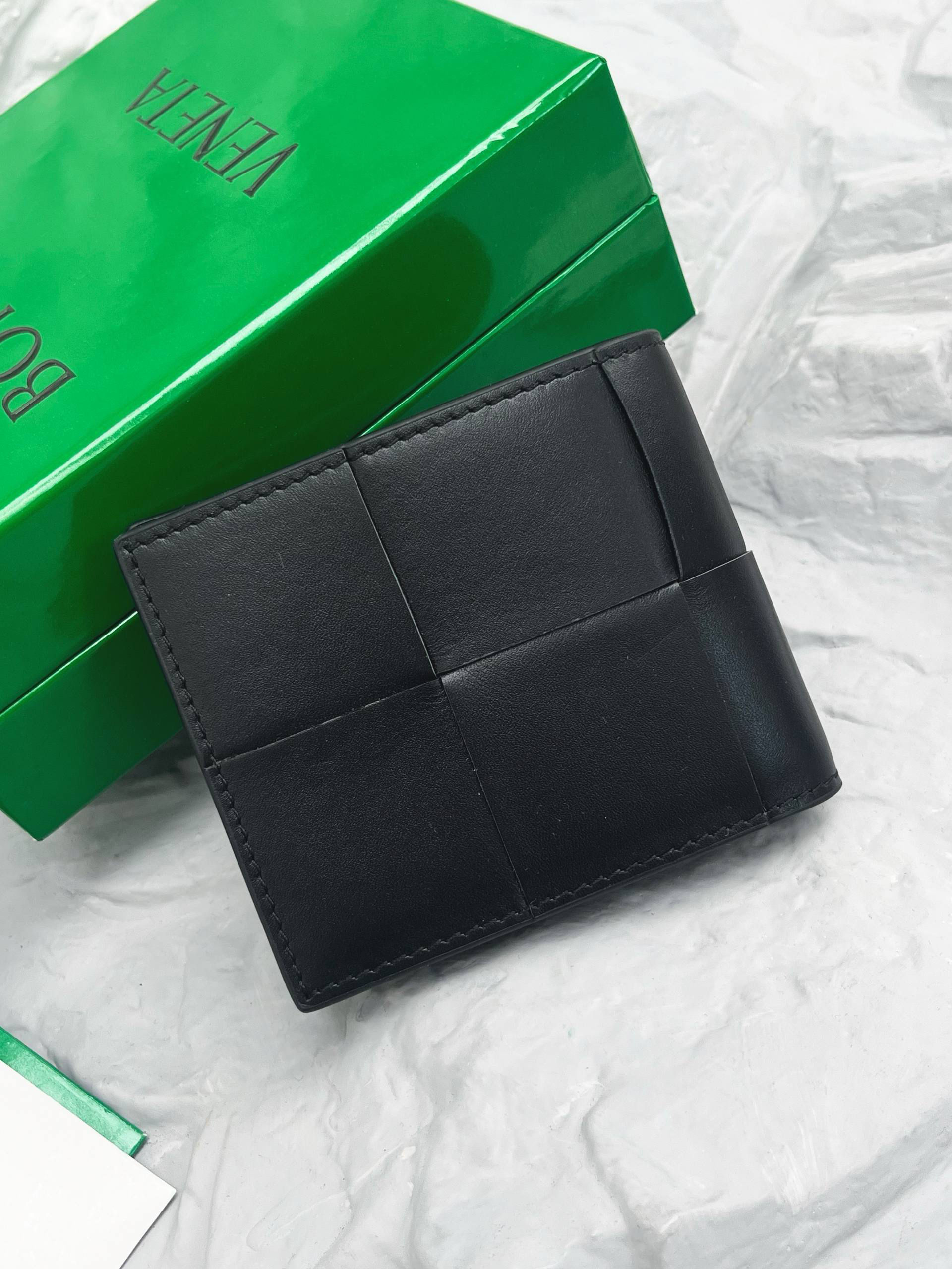 BOTTEGA VENETA CASSETTE BI-FOLD WALLET