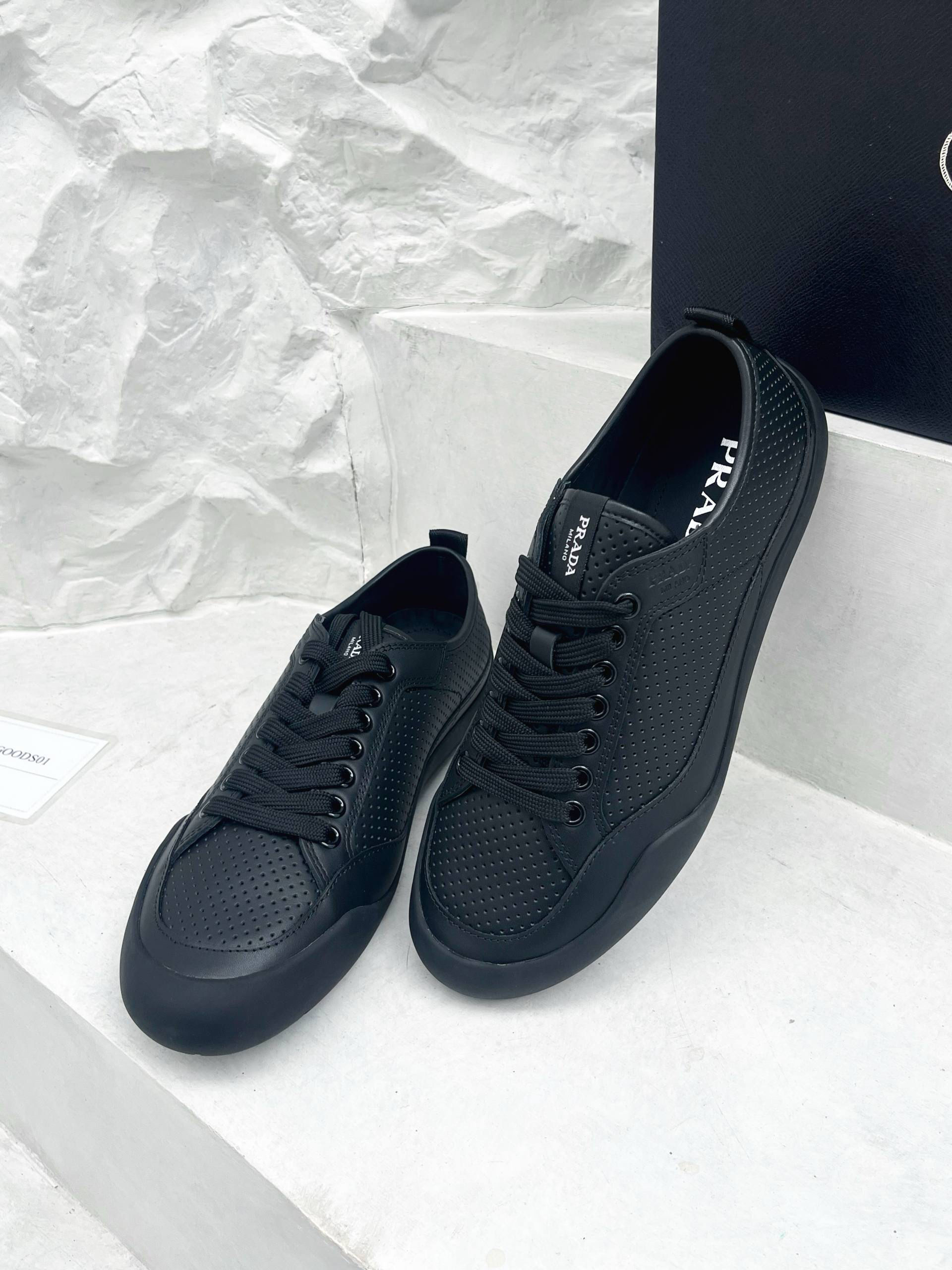 PRADA SNEAKERS